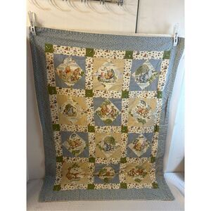 Disney Pooh and Friends 30"x43" quilt blanket